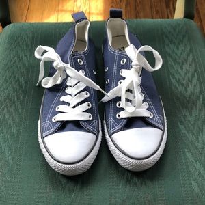 Converse-sequel tennis shoes. Never worn. Size 37.